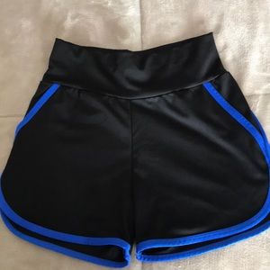 Dolphin hem shorts